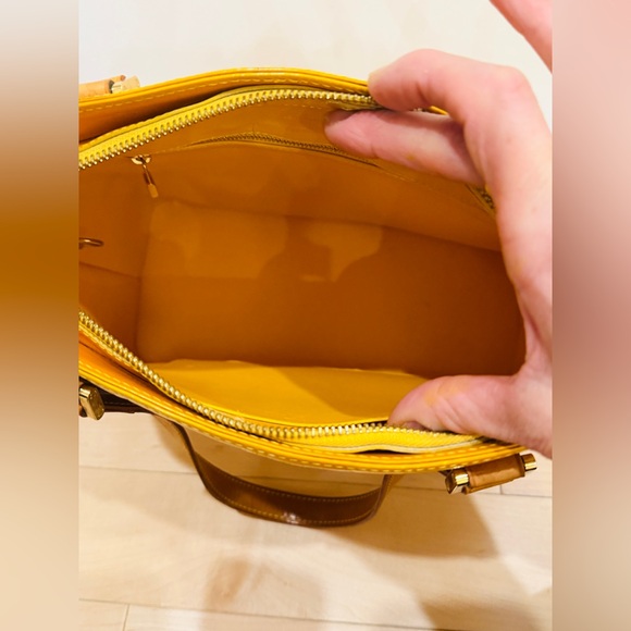 Louis Vuitton Vernis Yellow Monogram Bag - Picture 14 of 16